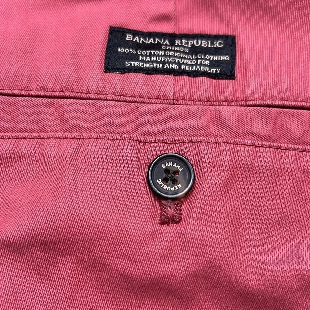 Banana Republic Emerson Chino.  Size 32x34, NWOT, perfect condition.